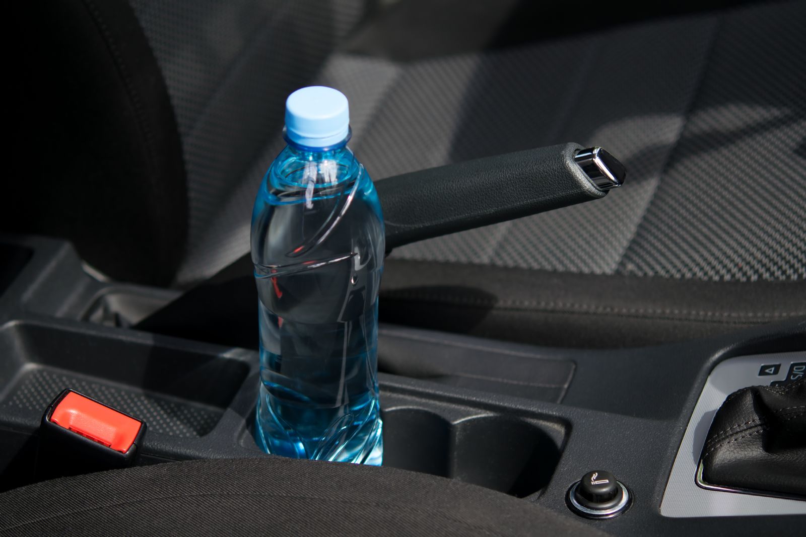 7 Essentials to Keep in Your Car for a Healthier Commute